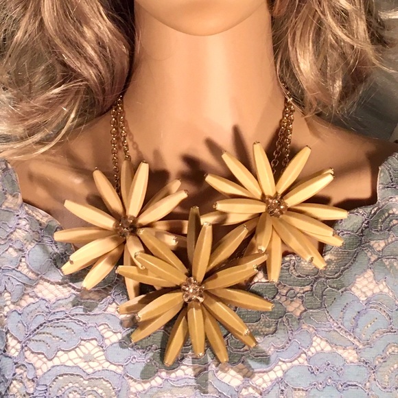 Dream Jewelry Jewelry - Statement necklace-3 beaded flowers,earth tones,gold tone adjustable chain, NWT